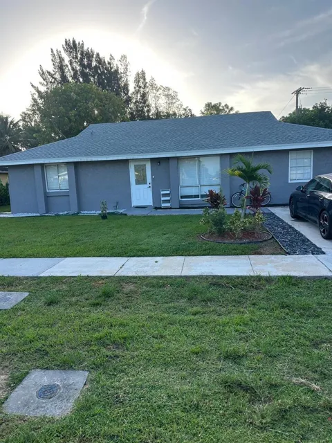 880 CAMELLIA DRIVE