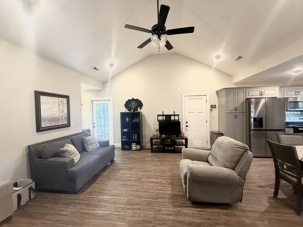 216 Nichols Dr Woodbury, TN 37190