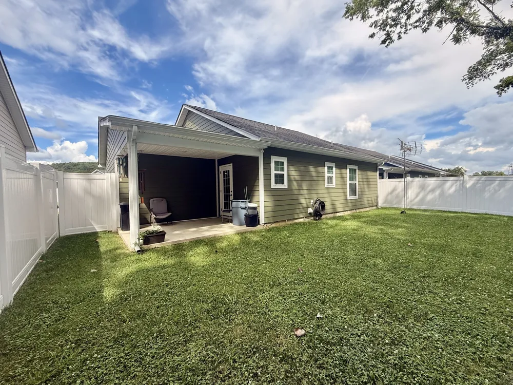 216 Nichols Dr Woodbury, TN 37190