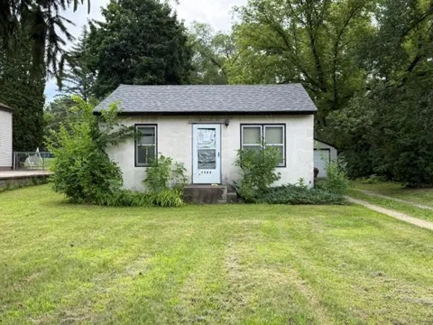 1260 Dorland Rd S
