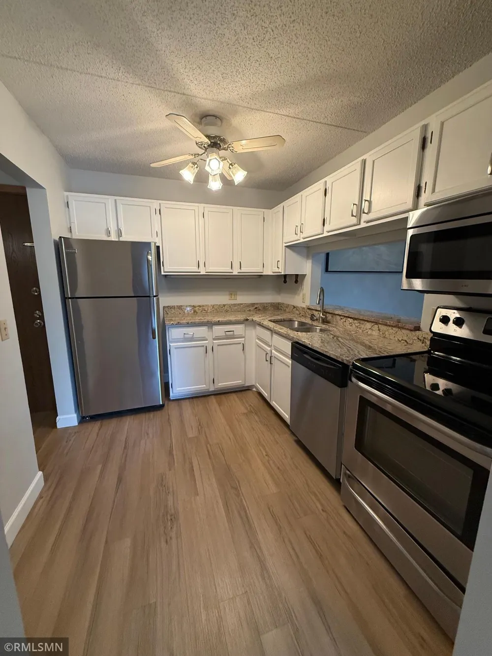 10511 Cedar Lake Road #309 Minnetonka, MN 55305