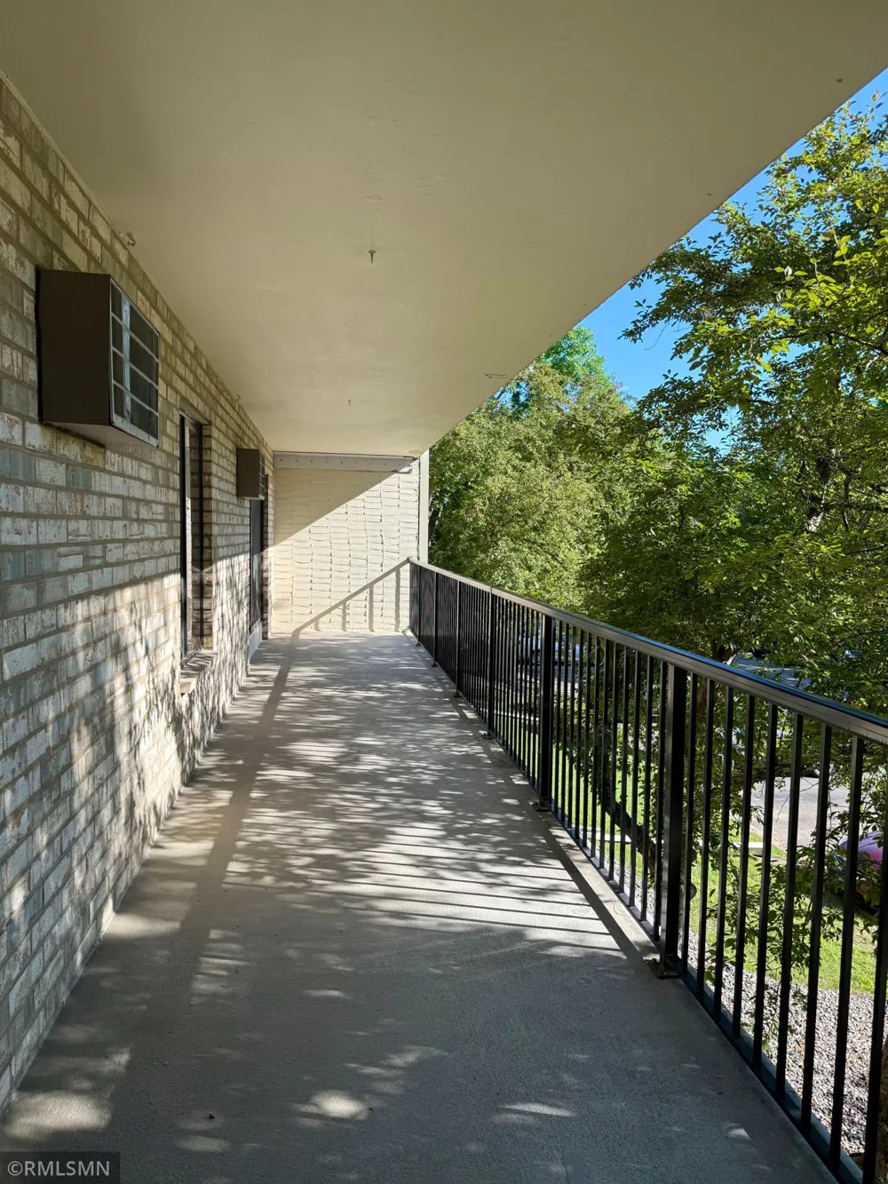 10511 Cedar Lake Road #309 Minnetonka, MN 55305