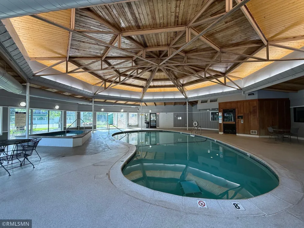 10511 Cedar Lake Road #309 Minnetonka, MN 55305