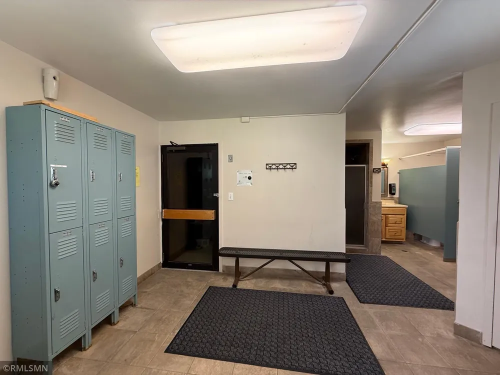 10511 Cedar Lake Road #309 Minnetonka, MN 55305