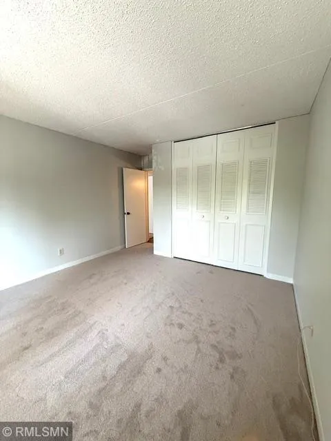 10511 Cedar Lake Road #309 Minnetonka, MN 55305