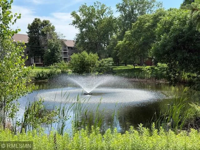 10511 Cedar Lake Road #309 Minnetonka, MN 55305