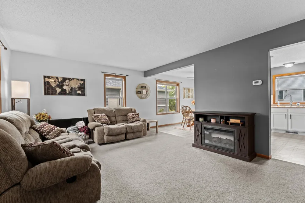 805 3rd Avenue NE Plainview, MN 55964
