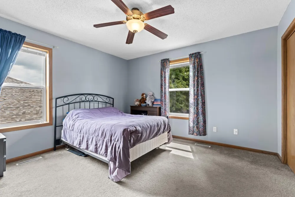 805 3rd Avenue NE Plainview, MN 55964