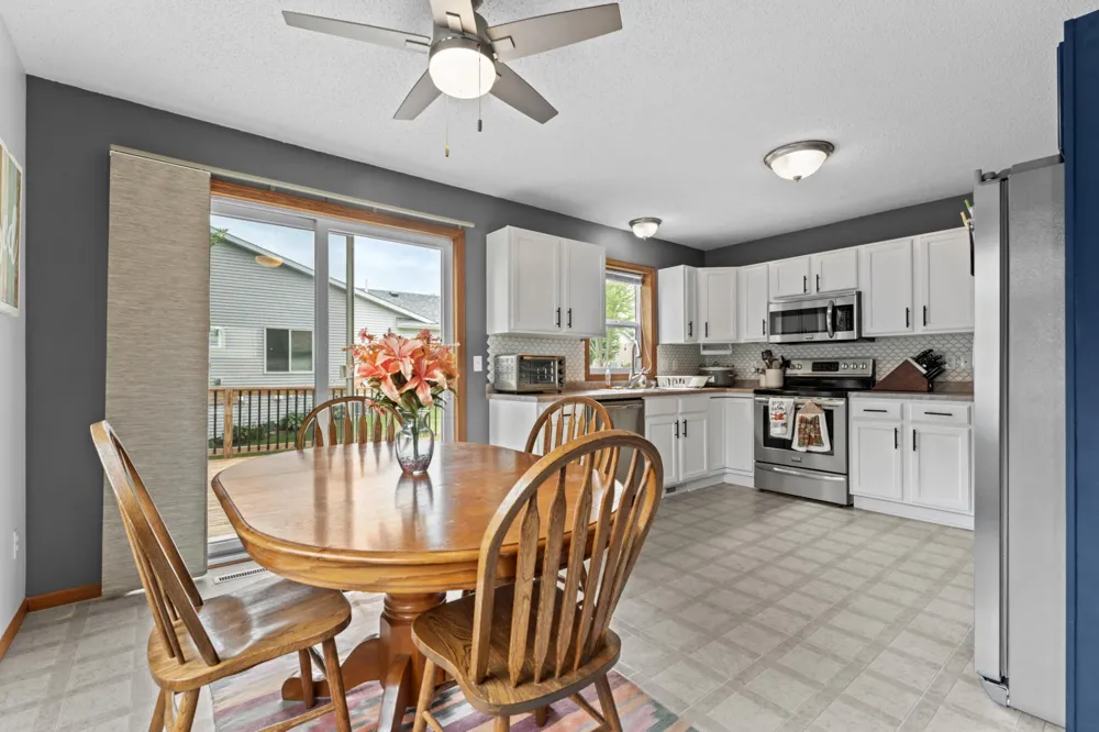 805 3rd Avenue NE Plainview, MN 55964