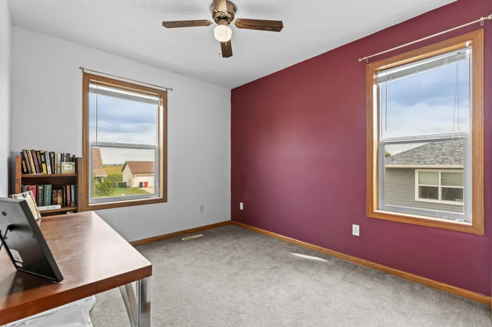 805 3rd Avenue NE Plainview, MN 55964