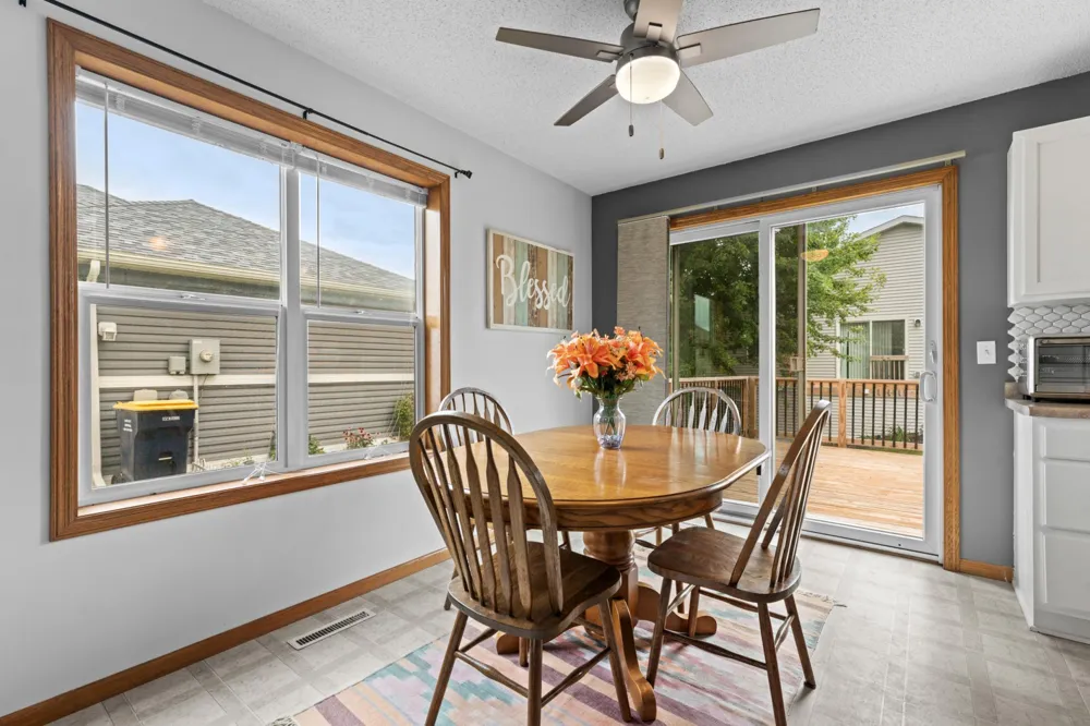805 3rd Avenue NE Plainview, MN 55964