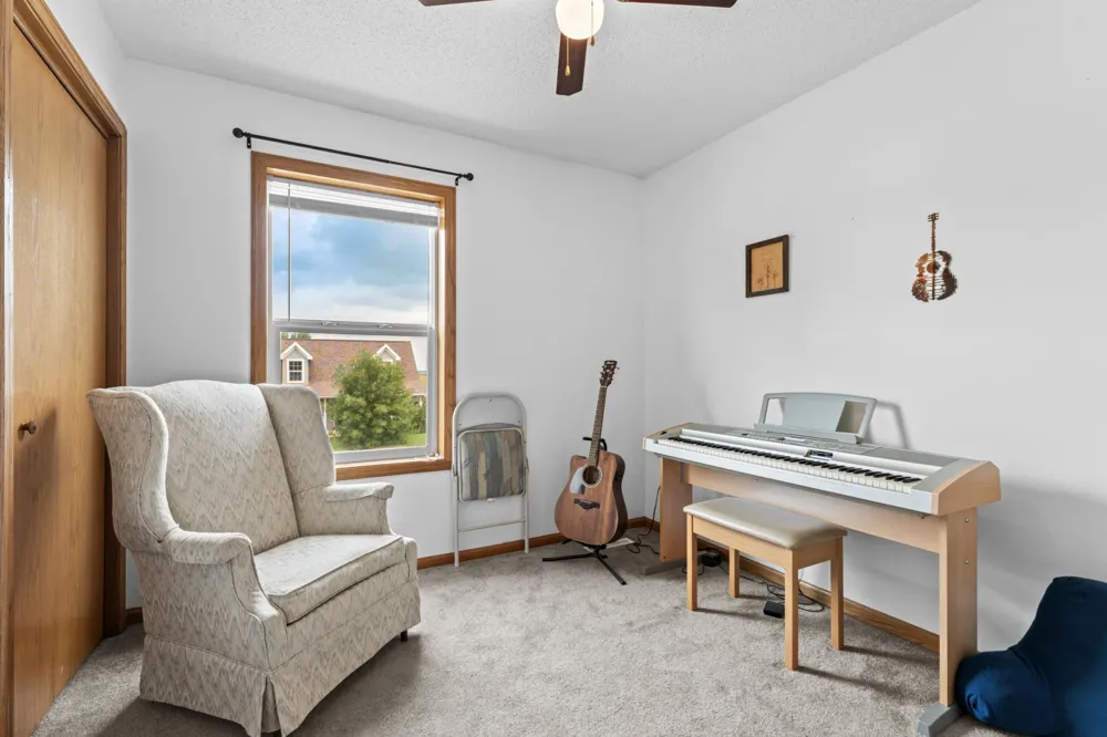 805 3rd Avenue NE Plainview, MN 55964