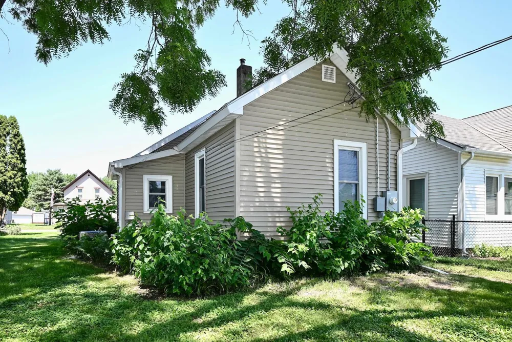 617 W Howard Street Winona, MN 55987