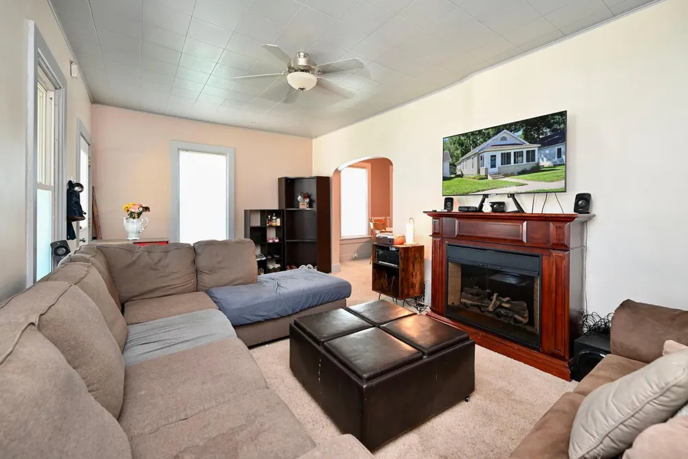 617 W Howard Street Winona, MN 55987