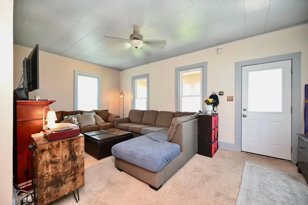 617 W Howard Street Winona, MN 55987