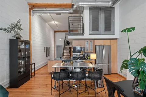 801 Washington Avenue #210