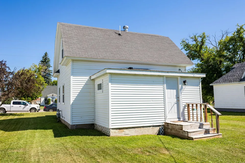 313 Minnesota Avenue E Sebeka, MN 56477