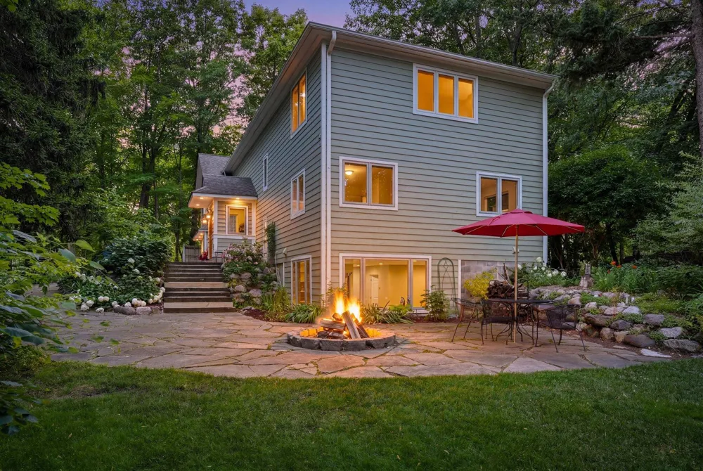 220 Frontier Court Chanhassen, MN 55317