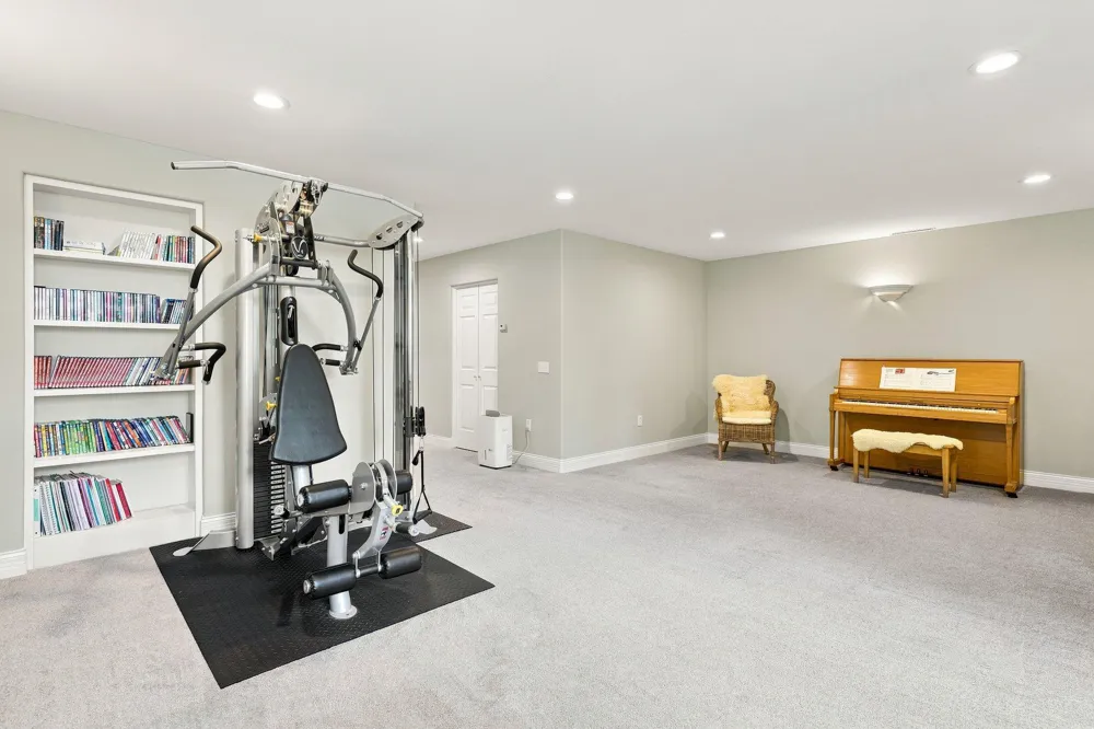 220 Frontier Court Chanhassen, MN 55317