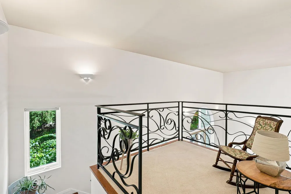 220 Frontier Court Chanhassen, MN 55317