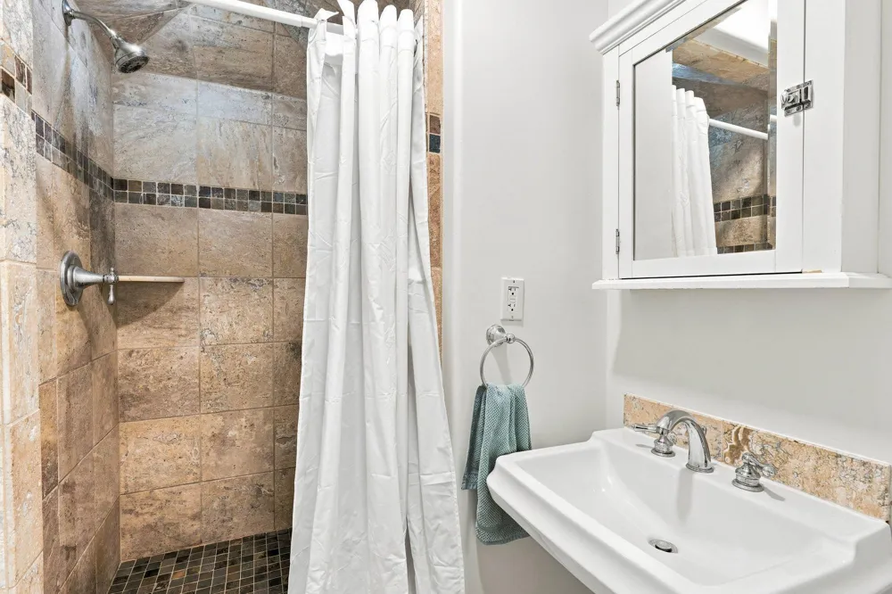 220 Frontier Court Chanhassen, MN 55317