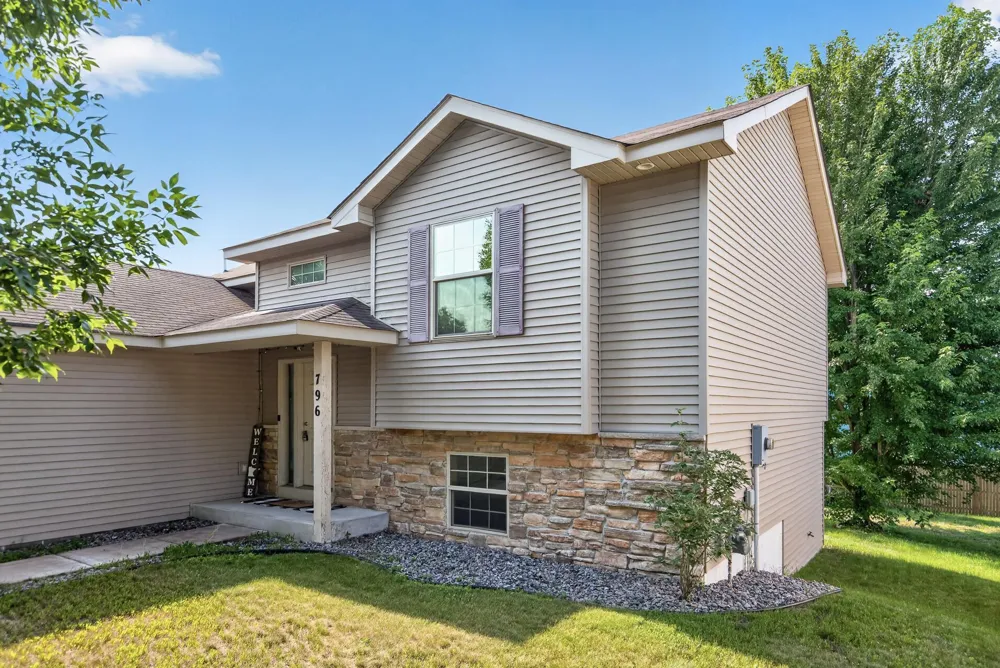 796 Park Brook Road NW Isanti, MN 55040