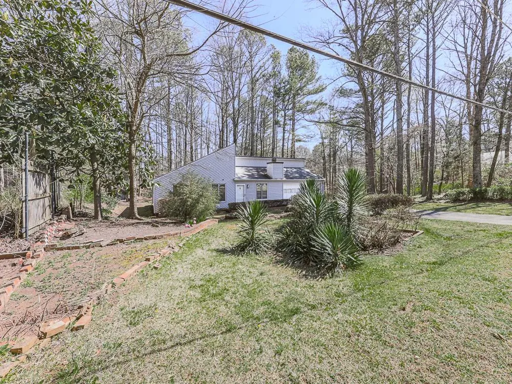 5506 Vaughn Road Woodstock, GA 30188