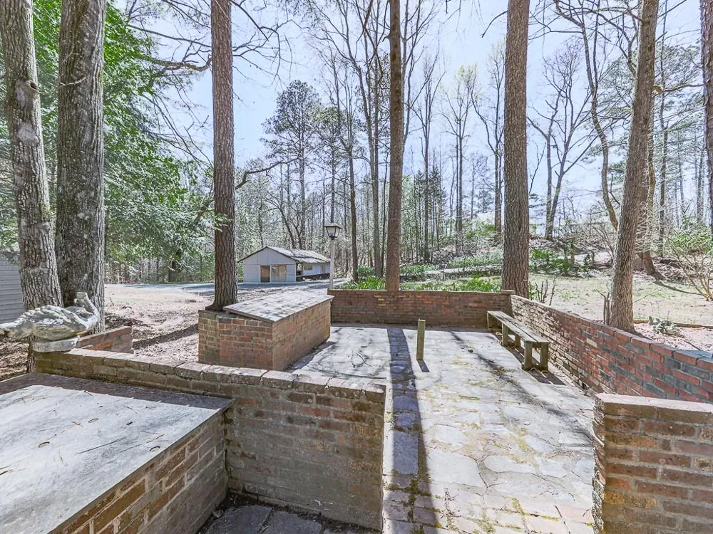 5506 Vaughn Road Woodstock, GA 30188