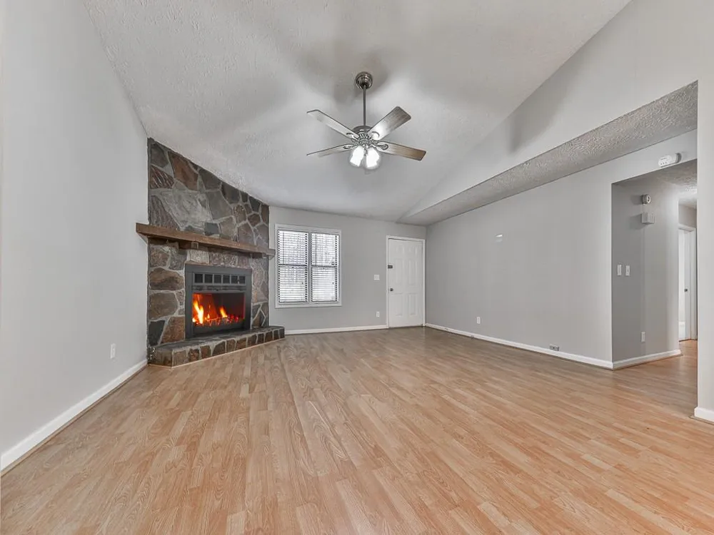 5506 Vaughn Road Woodstock, GA 30188