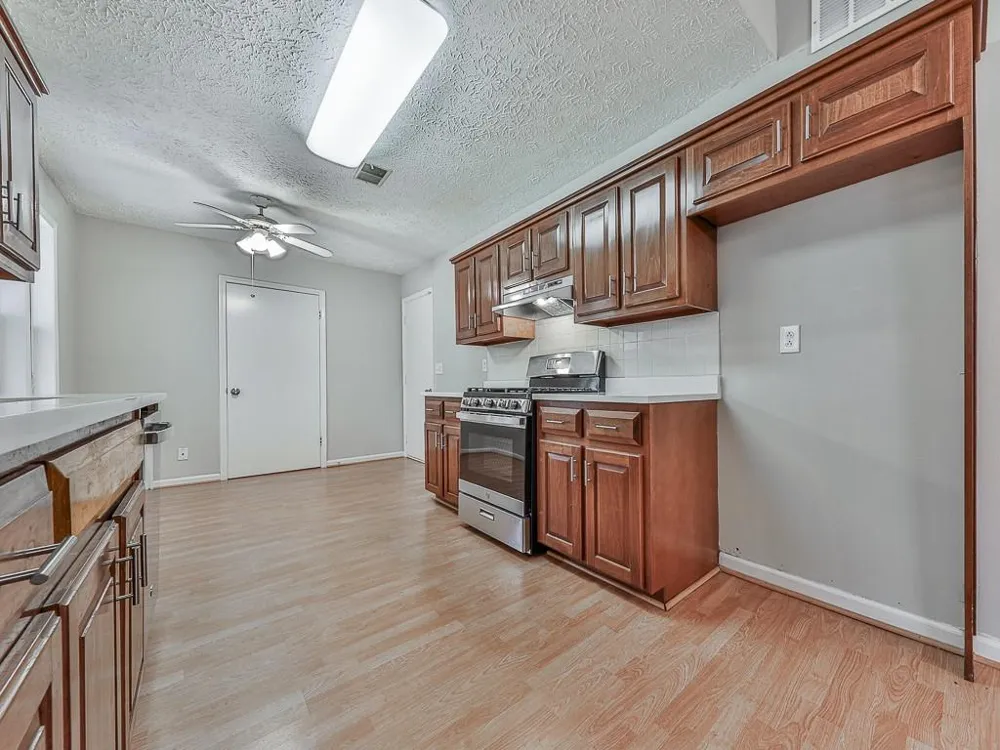 5506 Vaughn Road Woodstock, GA 30188