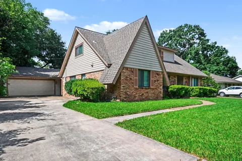 5113 Cottonwood Circle