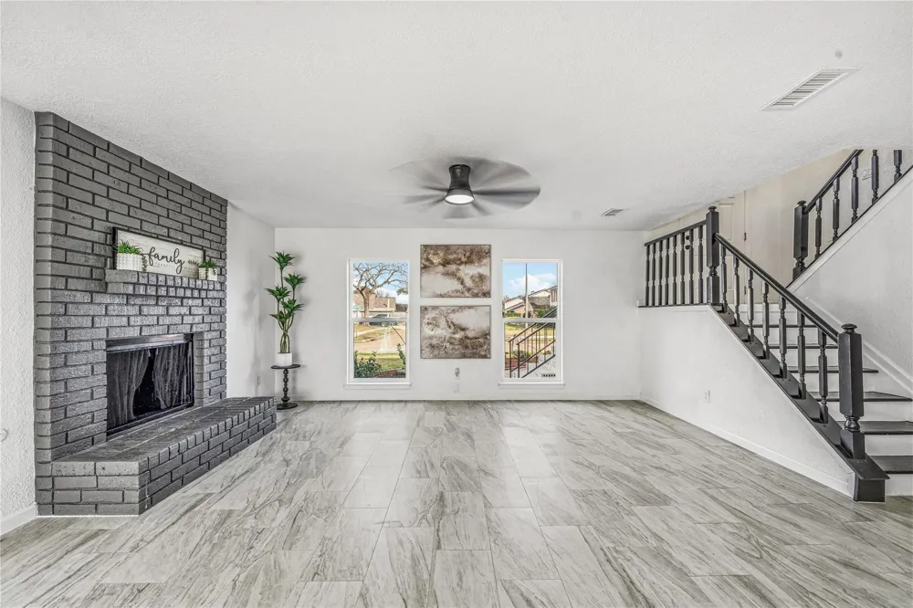 713 Sugar Hill Drive La Porte, TX 77571