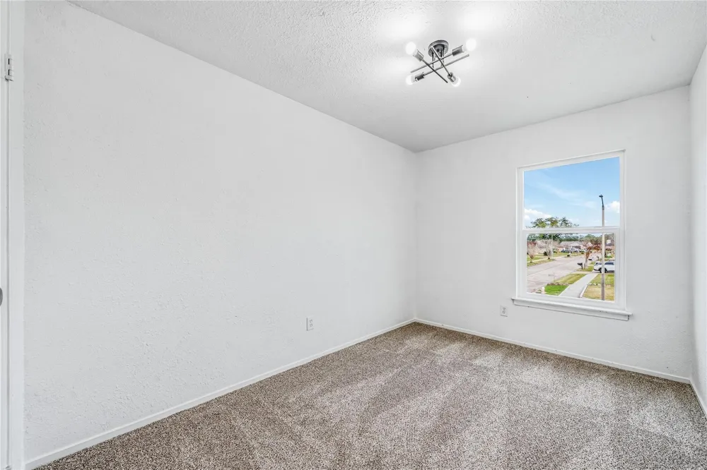 713 Sugar Hill Drive La Porte, TX 77571