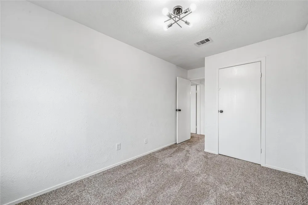 713 Sugar Hill Drive La Porte, TX 77571