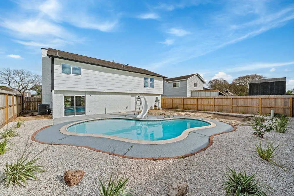 713 Sugar Hill Drive La Porte, TX 77571