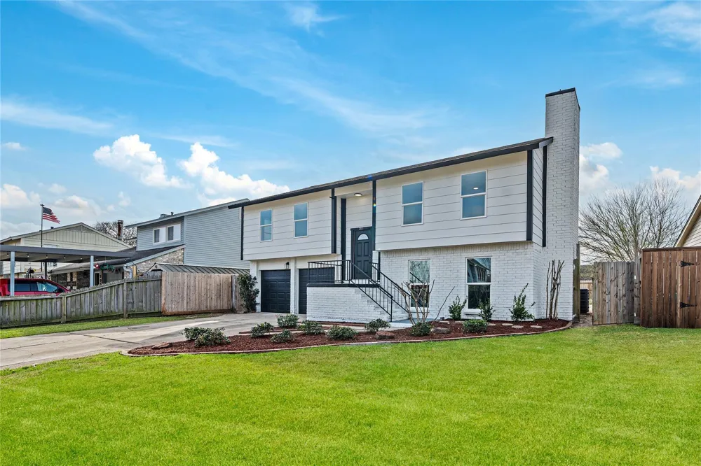 713 Sugar Hill Drive La Porte, TX 77571