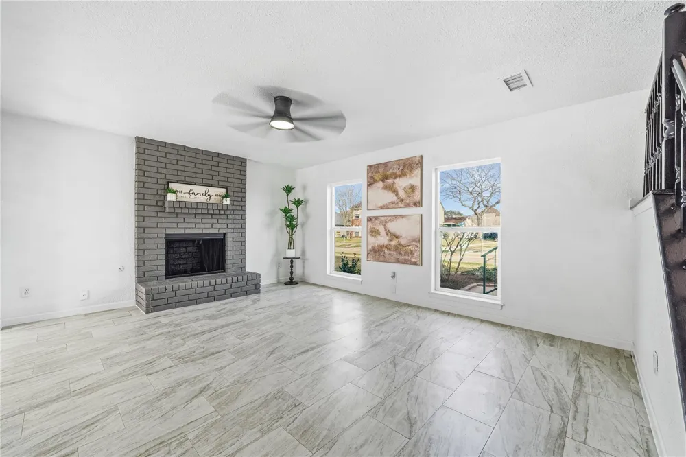 713 Sugar Hill Drive La Porte, TX 77571