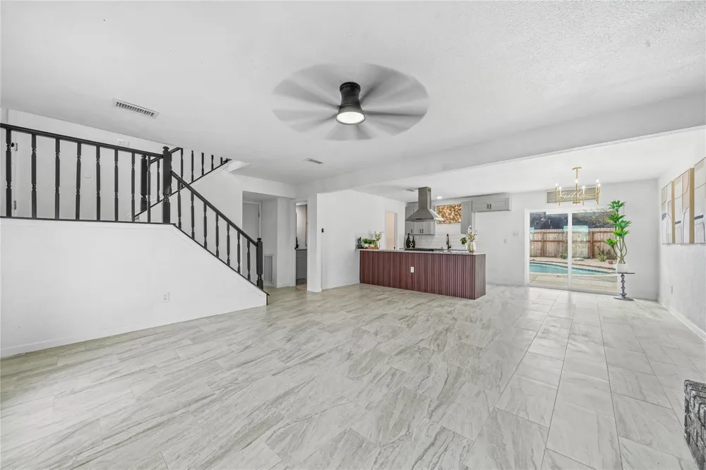 713 Sugar Hill Drive La Porte, TX 77571