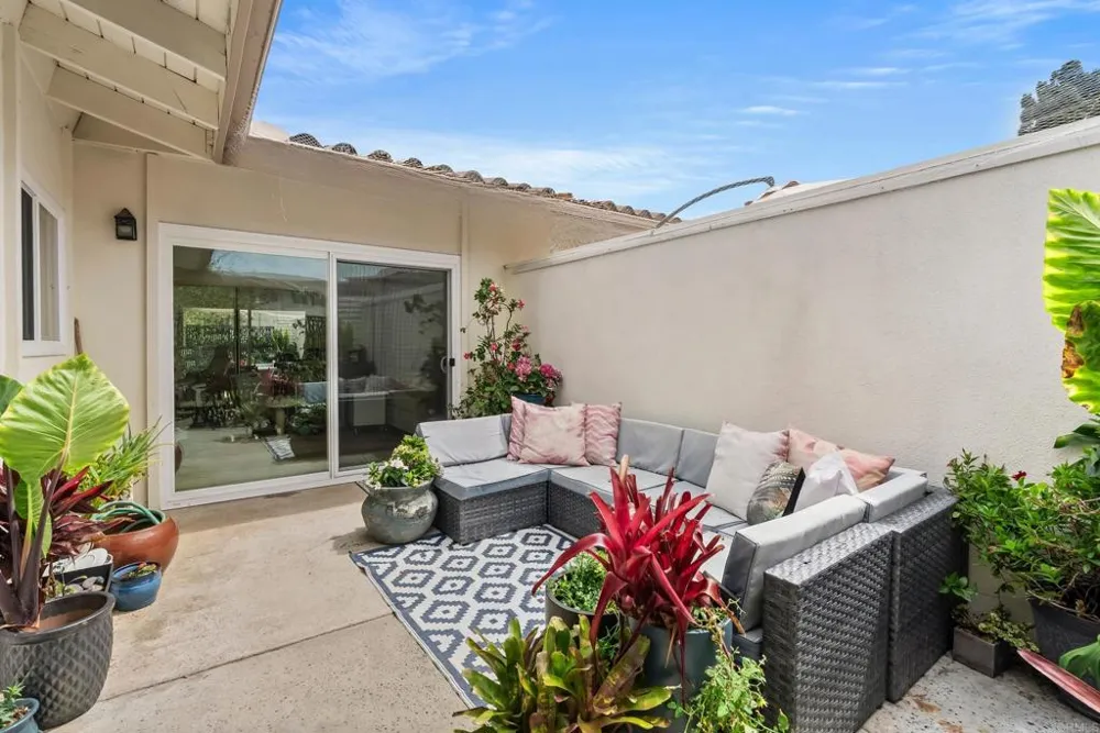 7063 Estrella De Mar Road Carlsbad, CA 92009