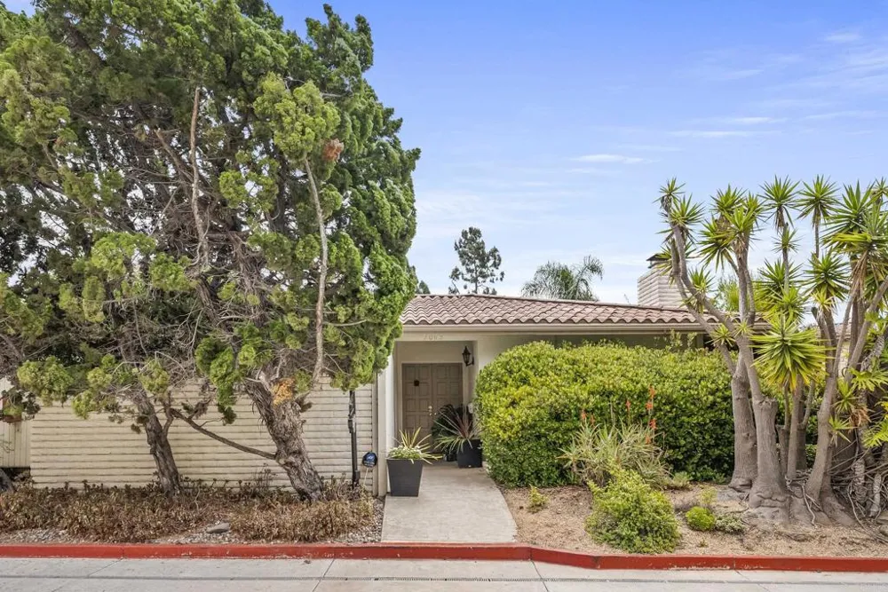 7063 Estrella De Mar Road Carlsbad, CA 92009