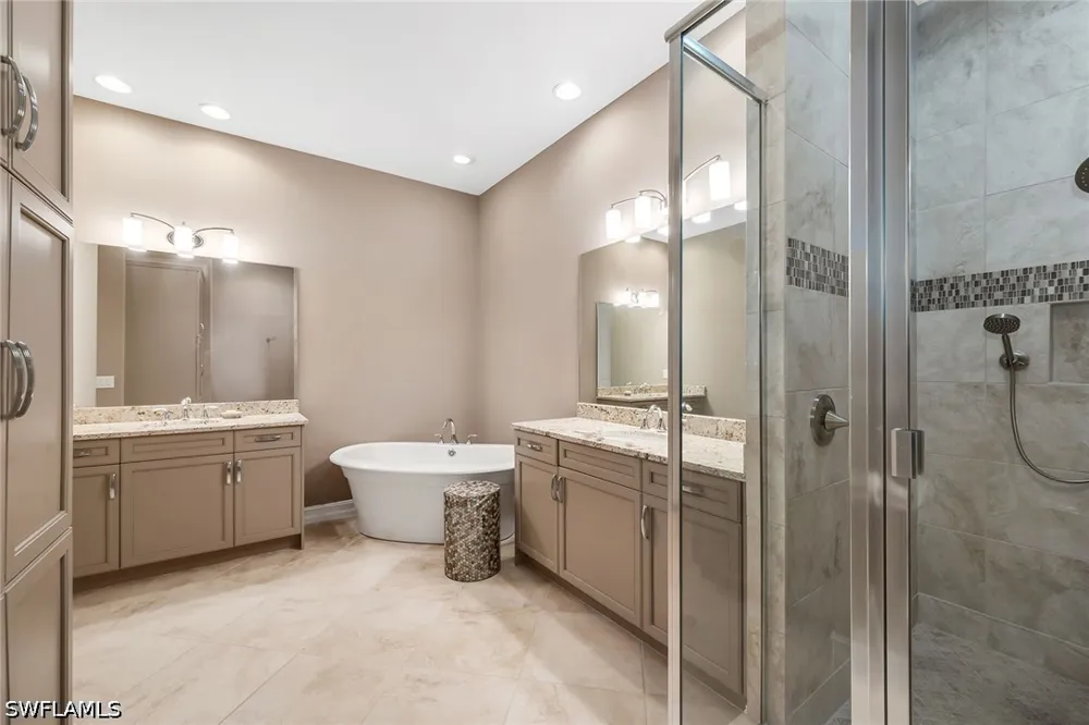 Hawthorne Drive #2104 Naples, FL 34113