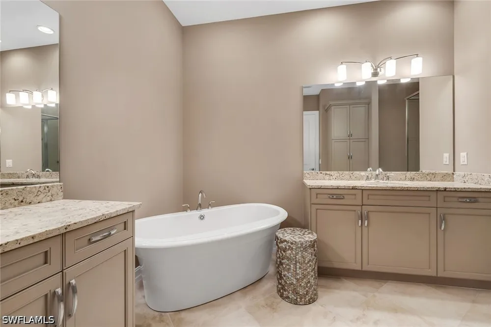Hawthorne Drive #2104 Naples, FL 34113