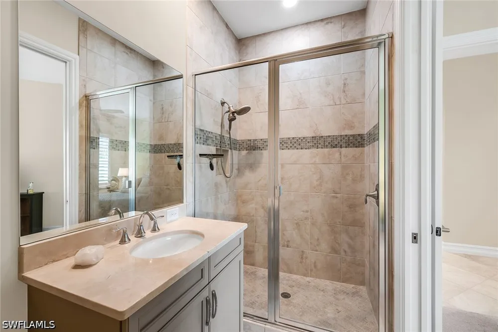 Hawthorne Drive #2104 Naples, FL 34113