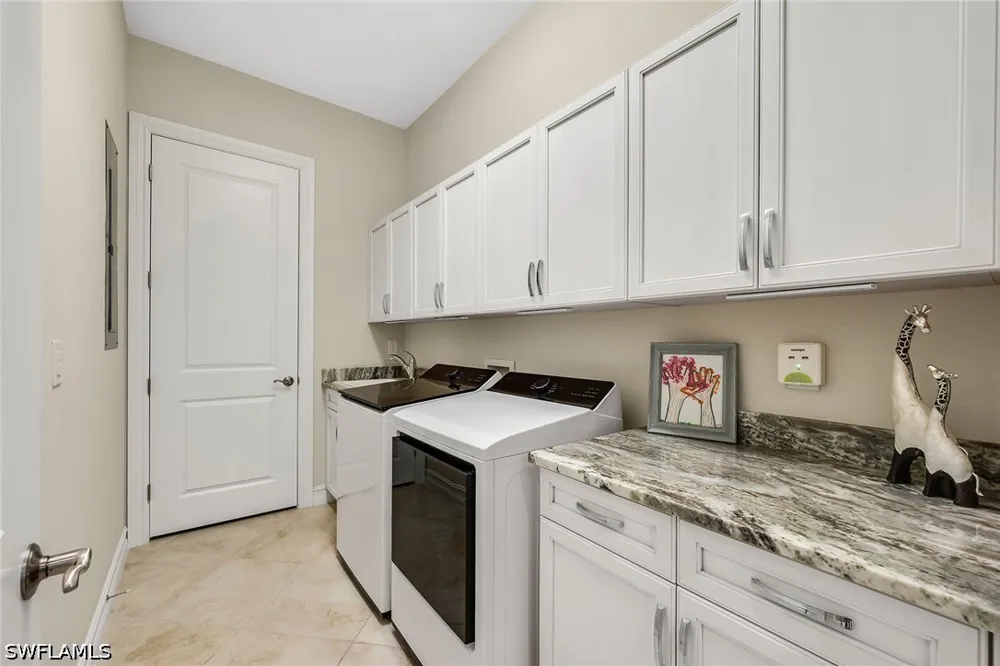 Hawthorne Drive #2104 Naples, FL 34113