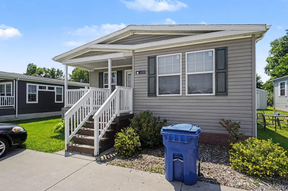 6289 Sleeping Beauty Tyrone Township, MI 48430