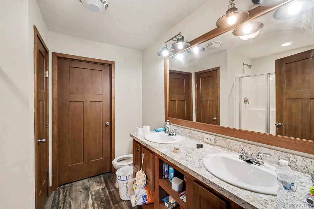 6289 Sleeping Beauty Tyrone Township, MI 48430