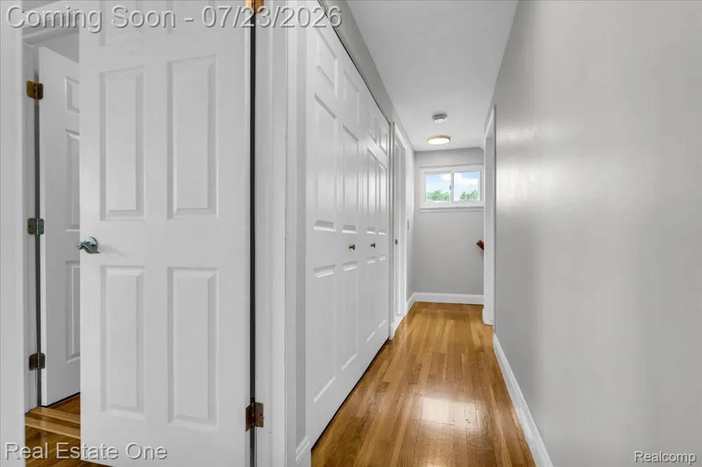 5063 Abington Drive Troy City, MI 48085