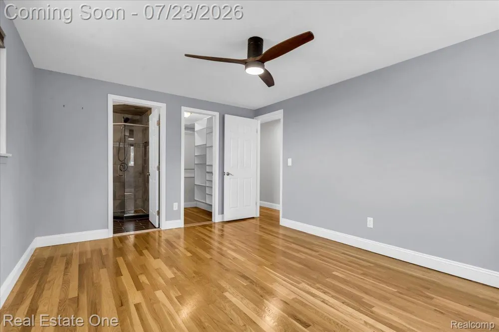 5063 Abington Drive Troy City, MI 48085