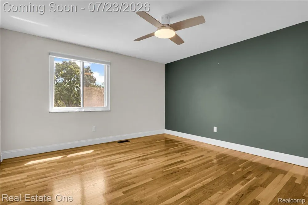 5063 Abington Drive Troy City, MI 48085
