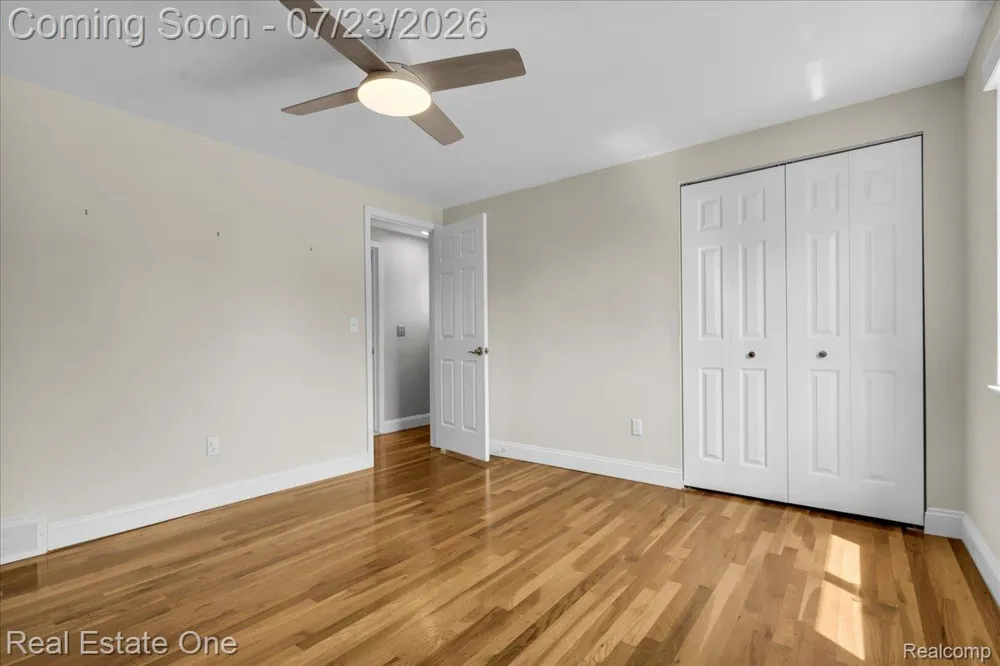 5063 Abington Drive Troy City, MI 48085